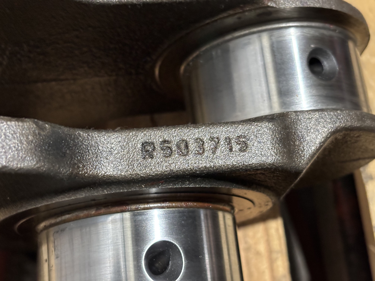 John Deere R503715 RE506195 HRE-506195 NRE506195 TR503715 Wał Korbowy - Trục khuỷu cho Máy móc nông nghiệp: hình 3 John Deere R503715 RE506195 HRE-506195 NRE506195 TR503715 Wał Korbowy - Trục khuỷu cho Máy móc nông nghiệp: hình 3