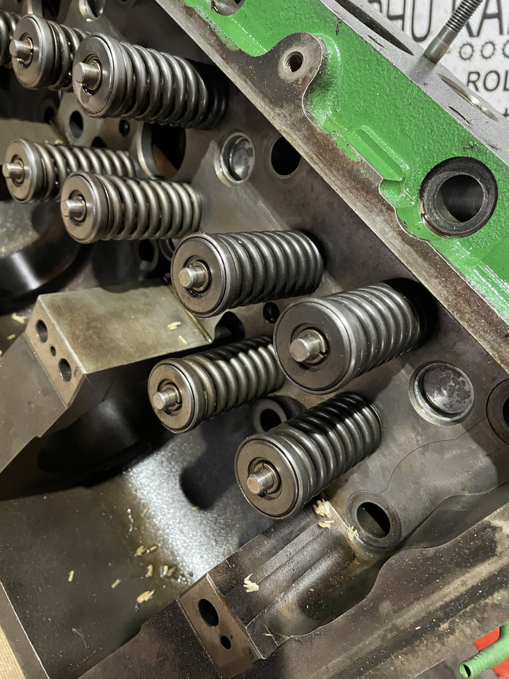 John Deere S790 9470 9470RX - głowica cylindra RE520563 - Đầu xilanh cho Máy móc nông nghiệp: hình 4 John Deere S790 9470 9470RX - głowica cylindra RE520563 - Đầu xilanh cho Máy móc nông nghiệp: hình 4