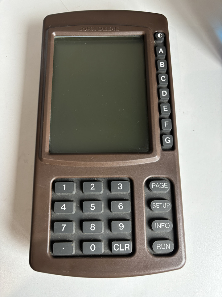 John Deere kombajn - monitor terminal GreenStar™ PF80444 PF90423 - Cabin và nội thất cho Máy gặt: hình 1 John Deere kombajn - monitor terminal GreenStar™ PF80444 PF90423 - Cabin và nội thất cho Máy gặt: hình 1