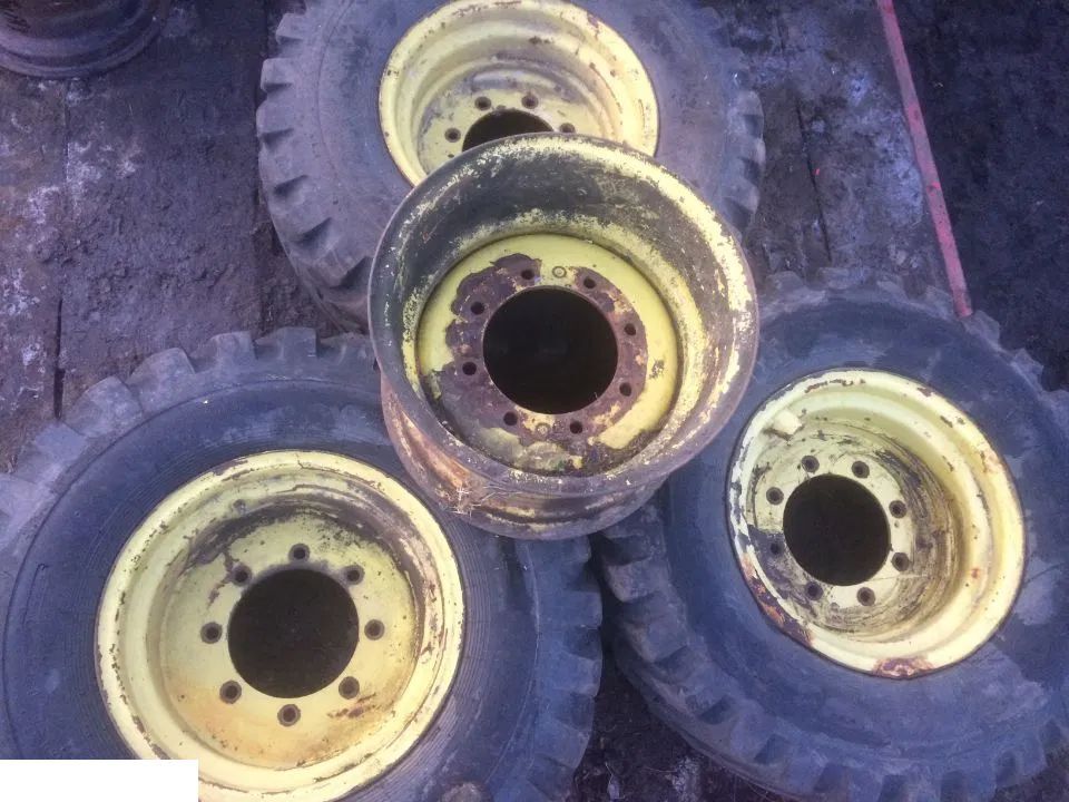 Koła Do Ładowarki John Deere 4200 - 13x20 , 20 cali opony 16/70-20 , - Bánh xe cho Máy móc xây dựng: hình 1 Koła Do Ładowarki John Deere 4200 - 13x20 , 20 cali opony 16/70-20 , - Bánh xe cho Máy móc xây dựng: hình 1