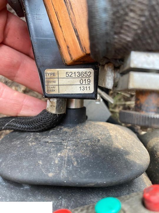 Komatsu Valmet Joystick TYP: / 2145   015   2817   Joistick Sterowanie - Cabin và nội thất cho Trang thiết bị lâm nghiệp: hình 1 Komatsu Valmet Joystick TYP: / 2145   015   2817   Joistick Sterowanie - Cabin và nội thất cho Trang thiết bị lâm nghiệp: hình 1