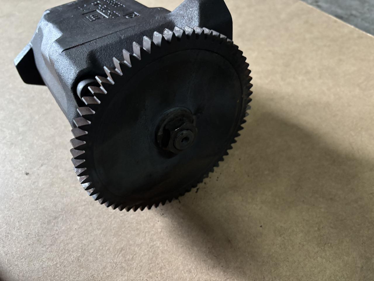 Massey Ferguson Pompa hydrauliczna 3716370M5 - Bơm thủy lực cho Máy móc nông nghiệp: hình 2 Massey Ferguson Pompa hydrauliczna 3716370M5 - Bơm thủy lực cho Máy móc nông nghiệp: hình 2