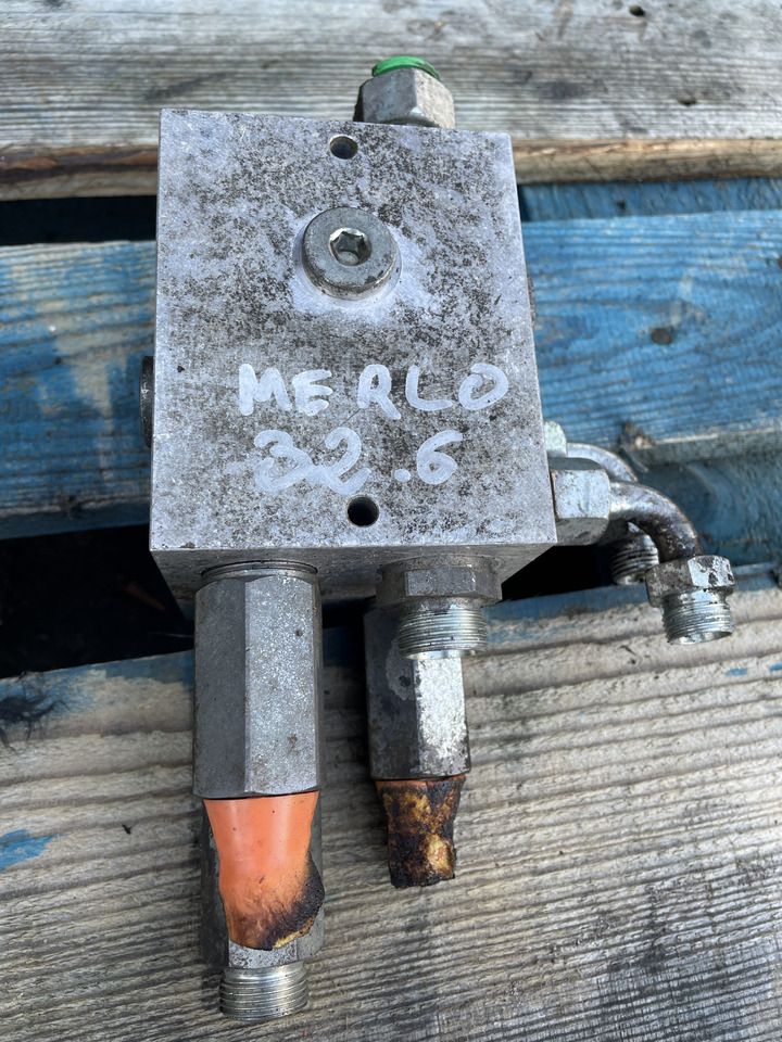 Merlo 32.6 - zamek hydrauliczny - Thủy lực cho Xe nhấc hình viễn vọng kính: hình 1 Merlo 32.6 - zamek hydrauliczny - Thủy lực cho Xe nhấc hình viễn vọng kính: hình 1