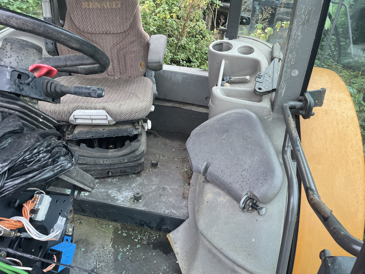 New Holland Renault Ares - kabina kompletna - Cabin cho Máy móc nông nghiệp: hình 4 New Holland Renault Ares - kabina kompletna - Cabin cho Máy móc nông nghiệp: hình 4