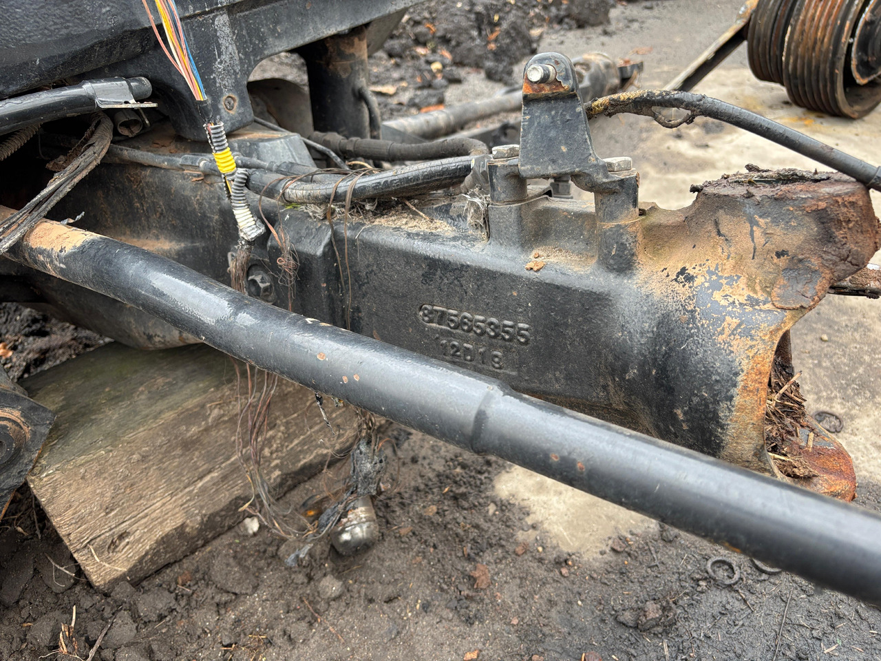 New Holland T6.175 T7.235 Most Przedni 87565355 - Trục trước cho Máy móc nông nghiệp: hình 1 New Holland T6.175 T7.235 Most Przedni 87565355 - Trục trước cho Máy móc nông nghiệp: hình 1