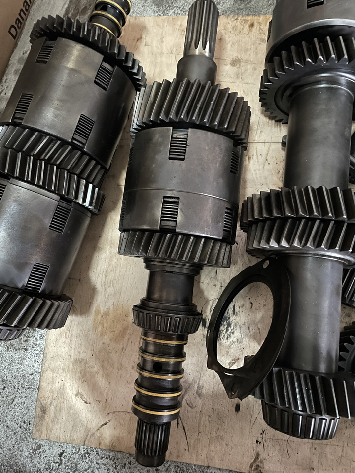 New Holland T8 Case Magnum - kosze skrzyni biegów - Hộp số và các bộ phận cho Máy móc nông nghiệp: hình 2 New Holland T8 Case Magnum - kosze skrzyni biegów - Hộp số và các bộ phận cho Máy móc nông nghiệp: hình 2