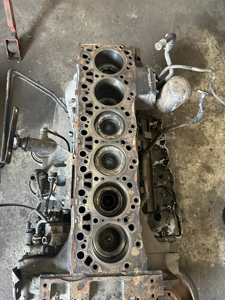 New holland silnik Model: F4DE9687 , model type: 667TA , części blok wał głowica korbowód - Động cơ cho Máy móc nông nghiệp: hình 4 New holland silnik Model: F4DE9687 , model type: 667TA , części blok wał głowica korbowód - Động cơ cho Máy móc nông nghiệp: hình 4