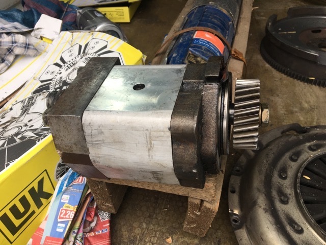 Pompa oleju claas claas Targo c50 c40 0003181820 - Bơm dầu nhớt cho Xe nhấc hình viễn vọng kính: hình 5 Pompa oleju claas claas Targo c50 c40 0003181820 - Bơm dầu nhớt cho Xe nhấc hình viễn vọng kính: hình 5