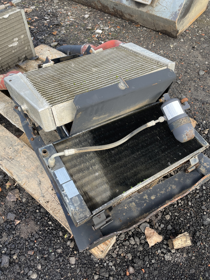 Renault Claas Ares 735 - chłodnica 7700046130 - Bộ tản nhiệt cho Máy móc nông nghiệp: hình 2 Renault Claas Ares 735 - chłodnica 7700046130 - Bộ tản nhiệt cho Máy móc nông nghiệp: hình 2