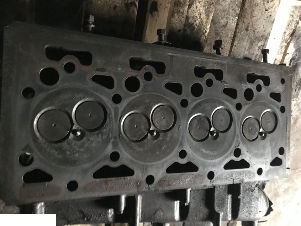 Silnik Case Dt 246 Głowica - CZĘŚĆ ORYGINALNA - Đầu xilanh cho Máy móc nông nghiệp: hình 1 Silnik Case Dt 246 Głowica - CZĘŚĆ ORYGINALNA - Đầu xilanh cho Máy móc nông nghiệp: hình 1