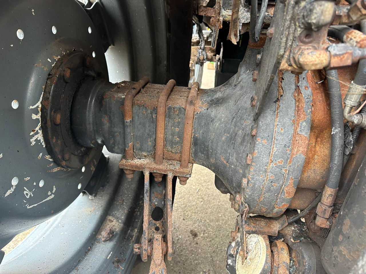 Máy cày Valtra 8150 8150-4 - cała na części: hình 9