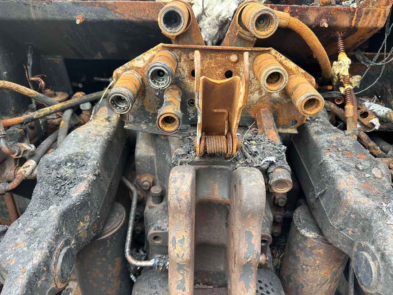 Máy cày Valtra 8150 8150-4 - cała na części: hình 7