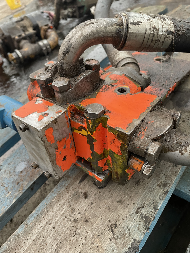 ZF 4PW45H1 Zettelmayer Volvo - skrzynia biegów - rozdzielacz hydrauliczny PUV07V7 - Hộp số cho Máy móc nông nghiệp: hình 3 ZF 4PW45H1 Zettelmayer Volvo - skrzynia biegów - rozdzielacz hydrauliczny PUV07V7 - Hộp số cho Máy móc nông nghiệp: hình 3