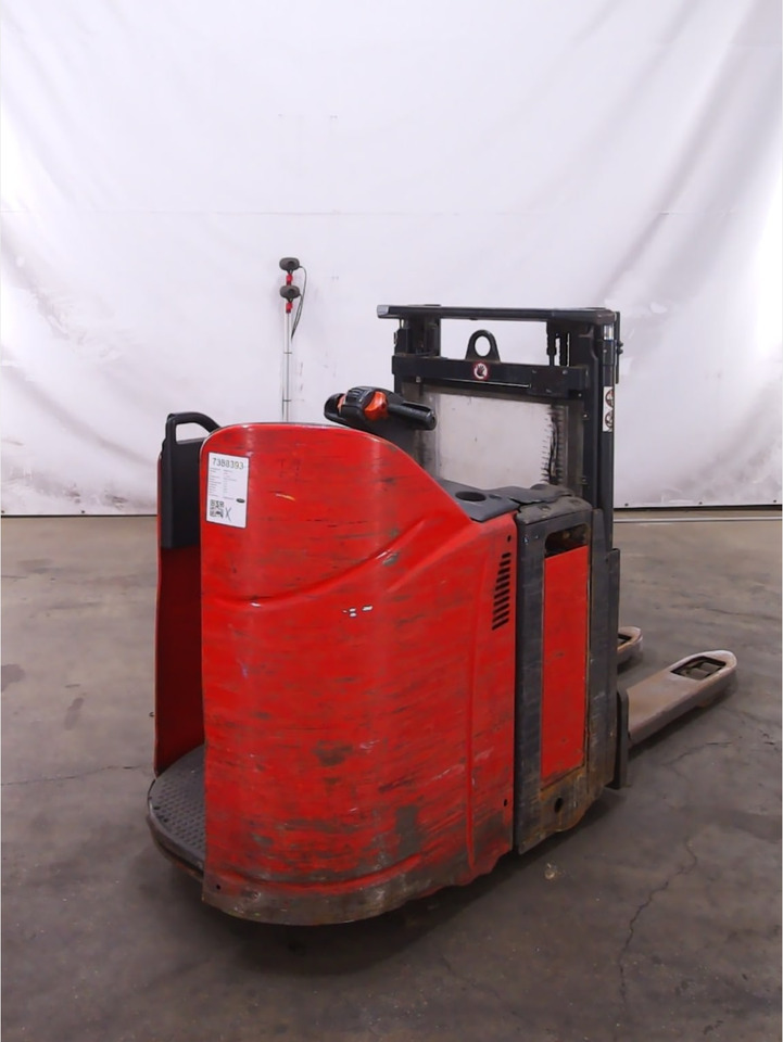 Linde D12P - Máy xếp chồng: hình 3 Linde D12P - Máy xếp chồng: hình 3