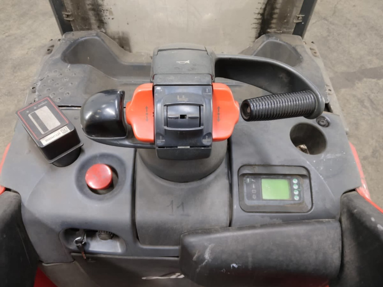 Linde D12P - Máy xếp chồng: hình 4 Linde D12P - Máy xếp chồng: hình 4