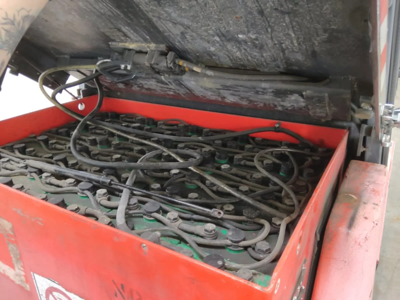 Linde E35P - Xe nâng điện: hình 4 Linde E35P - Xe nâng điện: hình 4