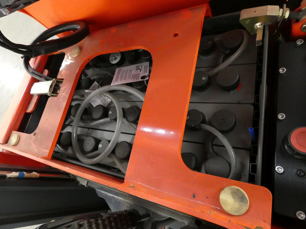 Linde L12LS - Máy xếp chồng: hình 4 Linde L12LS - Máy xếp chồng: hình 4