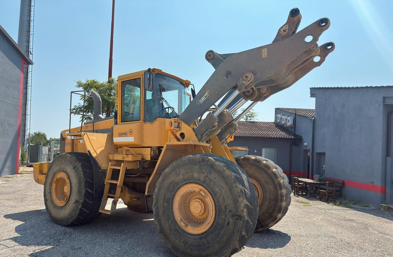 Pala gommata Volvo L 220 - Máy xúc lật bánh lốp: hình 1 Pala gommata Volvo L 220 - Máy xúc lật bánh lốp: hình 1