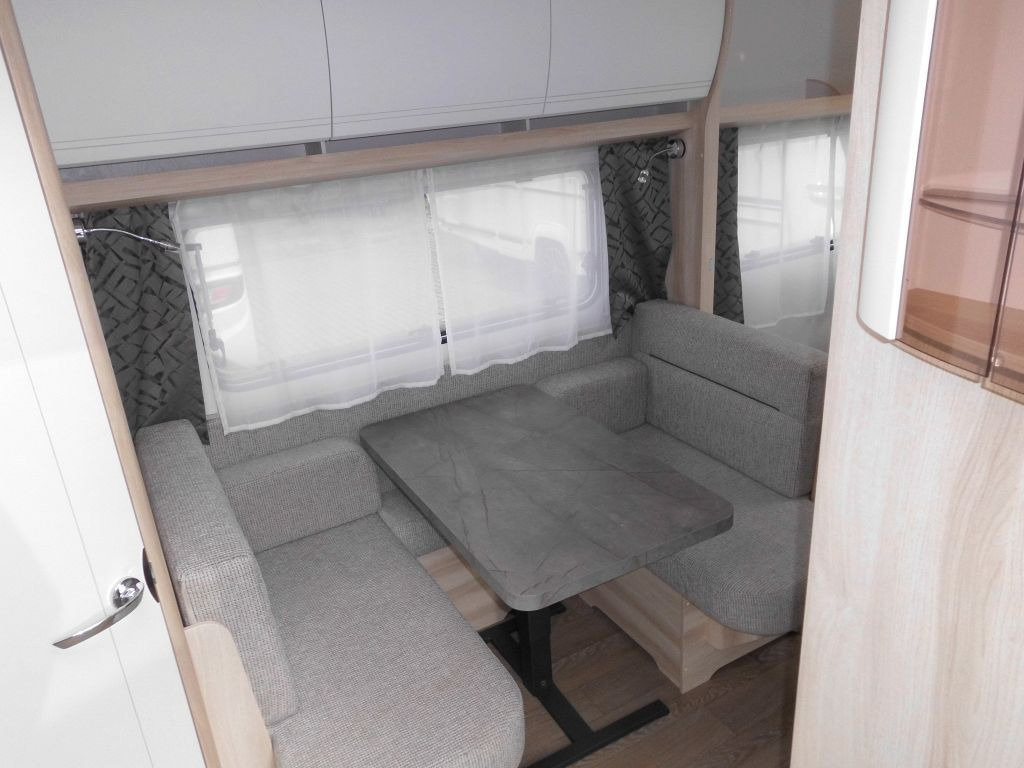 Hobby De Luxe 460 SFf 1500kg. Ambiente, FBH - Rơ moóc kiểu caravan: hình 5 Hobby De Luxe 460 SFf 1500kg. Ambiente, FBH - Rơ moóc kiểu caravan: hình 5
