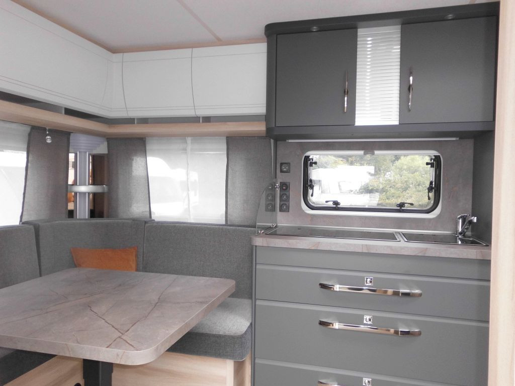 Hobby De Luxe 460 UFe 2026 1500kg. Ambiente - Rơ moóc kiểu caravan: hình 5 Hobby De Luxe 460 UFe 2026 1500kg. Ambiente - Rơ moóc kiểu caravan: hình 5