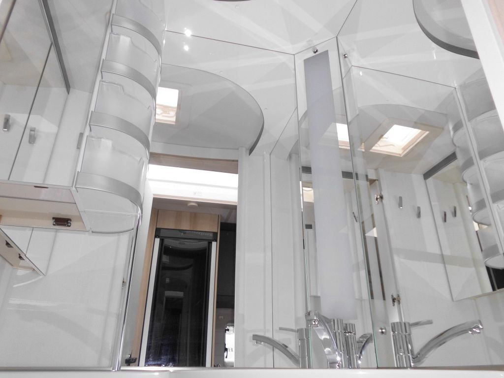 Rơ moóc kiểu caravan mới Hobby De Luxe 515 UHL 2025 2000kg. AUTARK AMBIENTE Hobby De Luxe 515 UHL mit Extras, Lagerabverkauf!: hình 21 Rơ moóc kiểu caravan mới Hobby De Luxe 515 UHL 2025 2000kg. AUTARK AMBIENTE Hobby De Luxe 515 UHL mit Extras, Lagerabverkauf!: hình 21