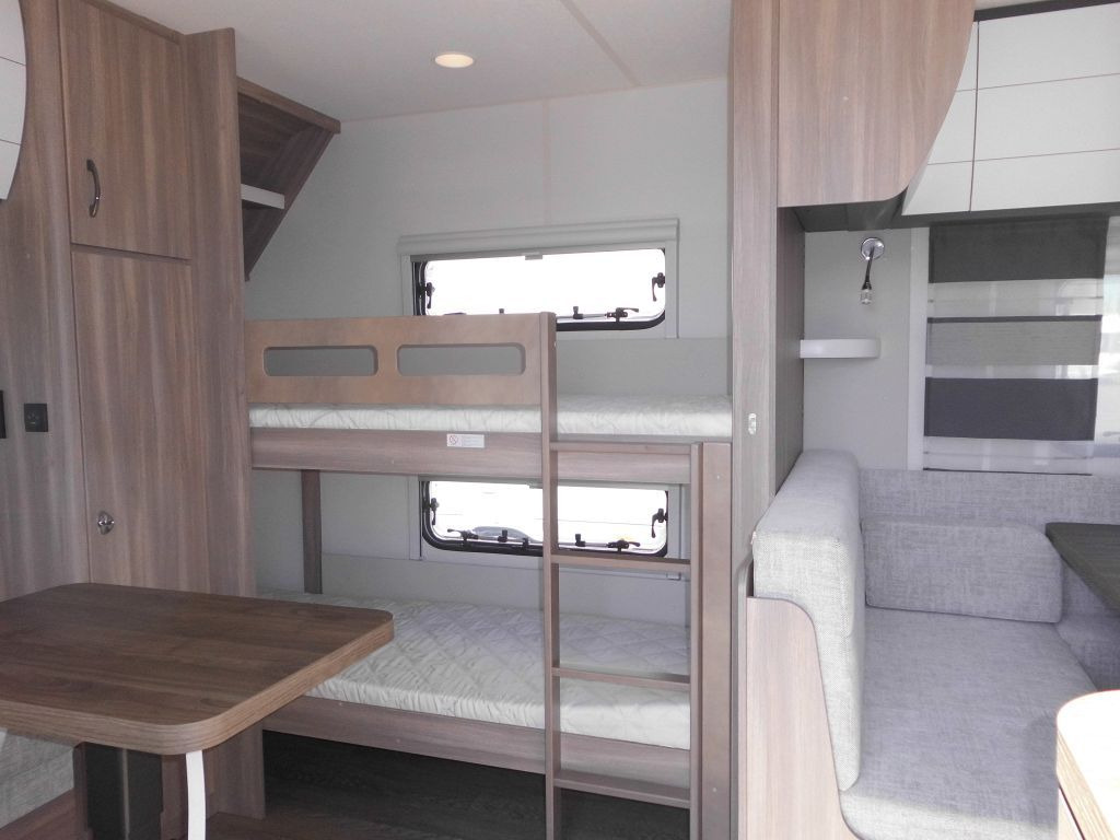 Hobby Excellent Edition 650 KMFe 2025 2200kg., Teppich - Rơ moóc kiểu caravan: hình 5 Hobby Excellent Edition 650 KMFe 2025 2200kg., Teppich - Rơ moóc kiểu caravan: hình 5