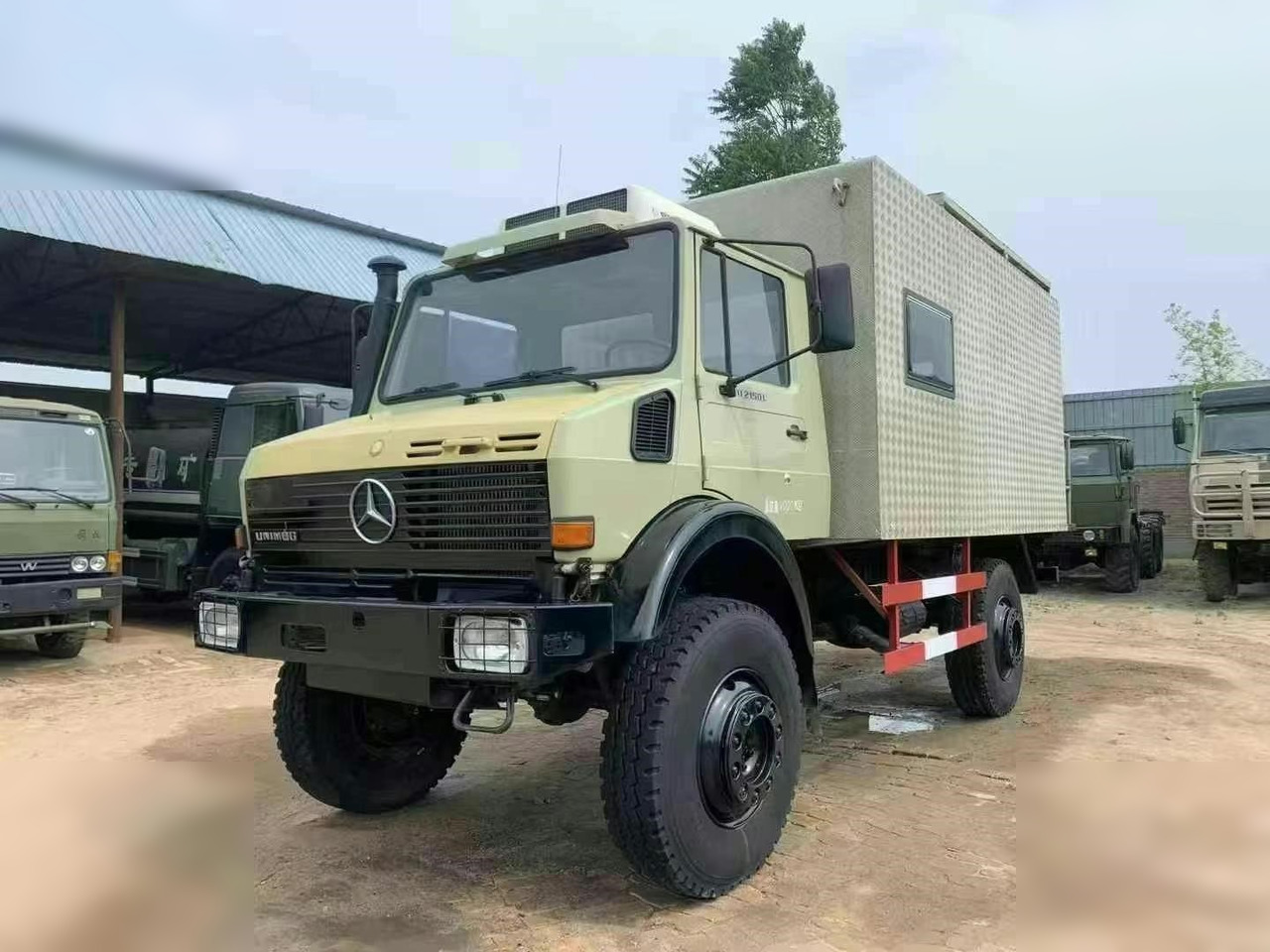 1995 MERCEDES-BENZ UNIMOG 2150 - Xe tải khung gầm: hình 1 1995 MERCEDES-BENZ UNIMOG 2150 - Xe tải khung gầm: hình 1