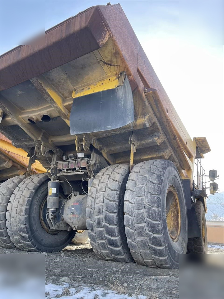 2011 KOMATSU HD465-7 - Xe ben cứng/ Xe chở đá: hình 5 2011 KOMATSU HD465-7 - Xe ben cứng/ Xe chở đá: hình 5