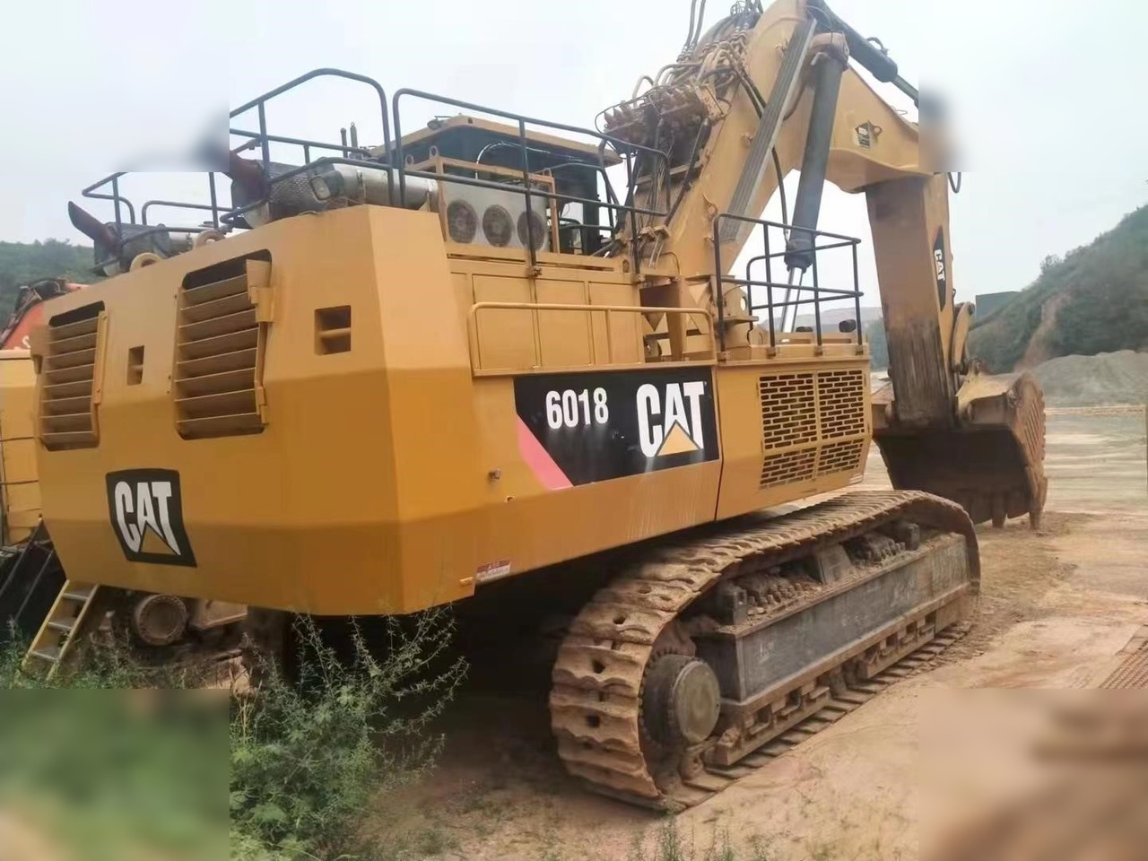 2013 CATERPILLAR 6018 - Máy xúc bánh xích: hình 2 2013 CATERPILLAR 6018 - Máy xúc bánh xích: hình 2