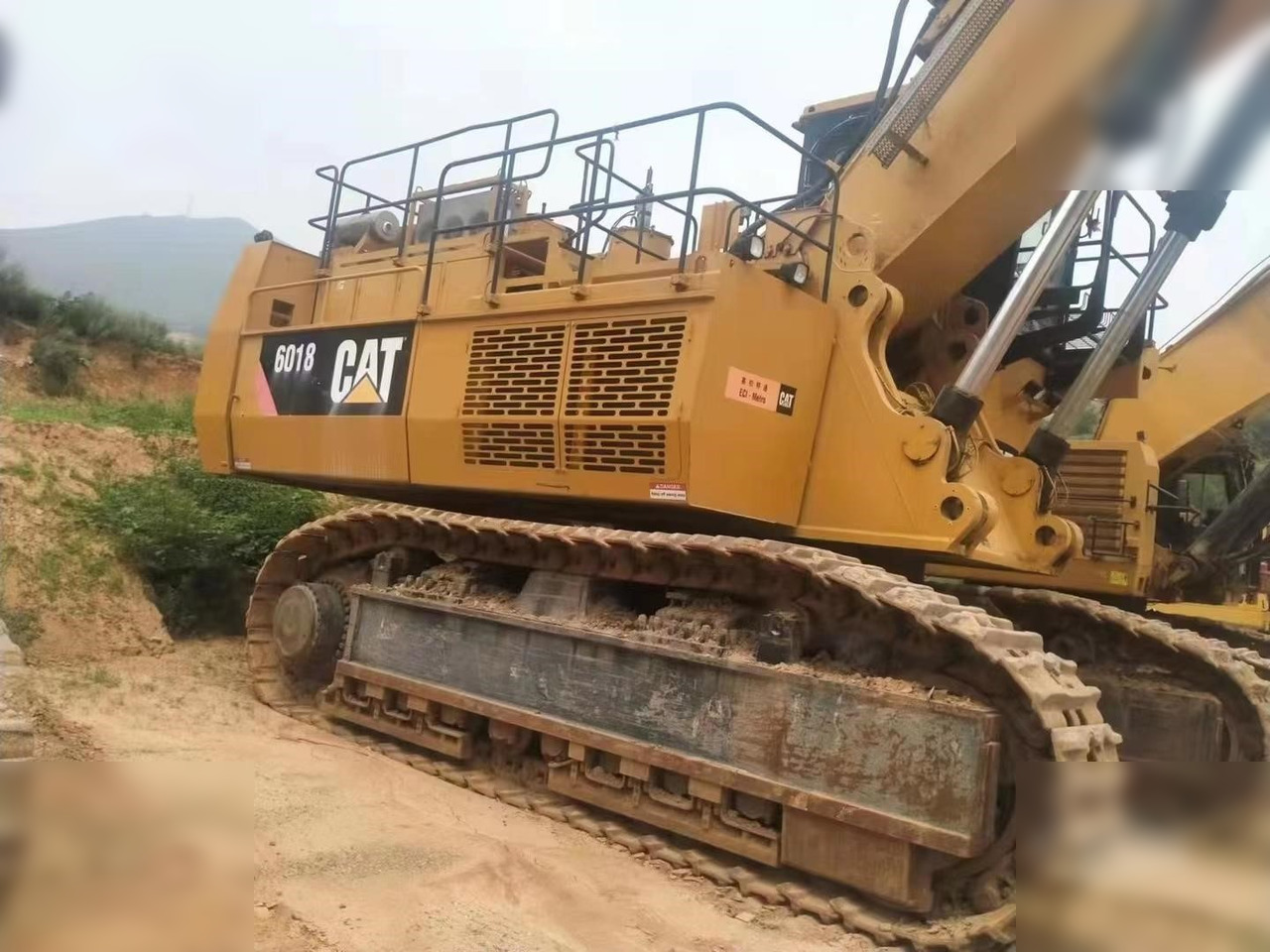 2013 CATERPILLAR 6018 - Máy xúc bánh xích: hình 3 2013 CATERPILLAR 6018 - Máy xúc bánh xích: hình 3