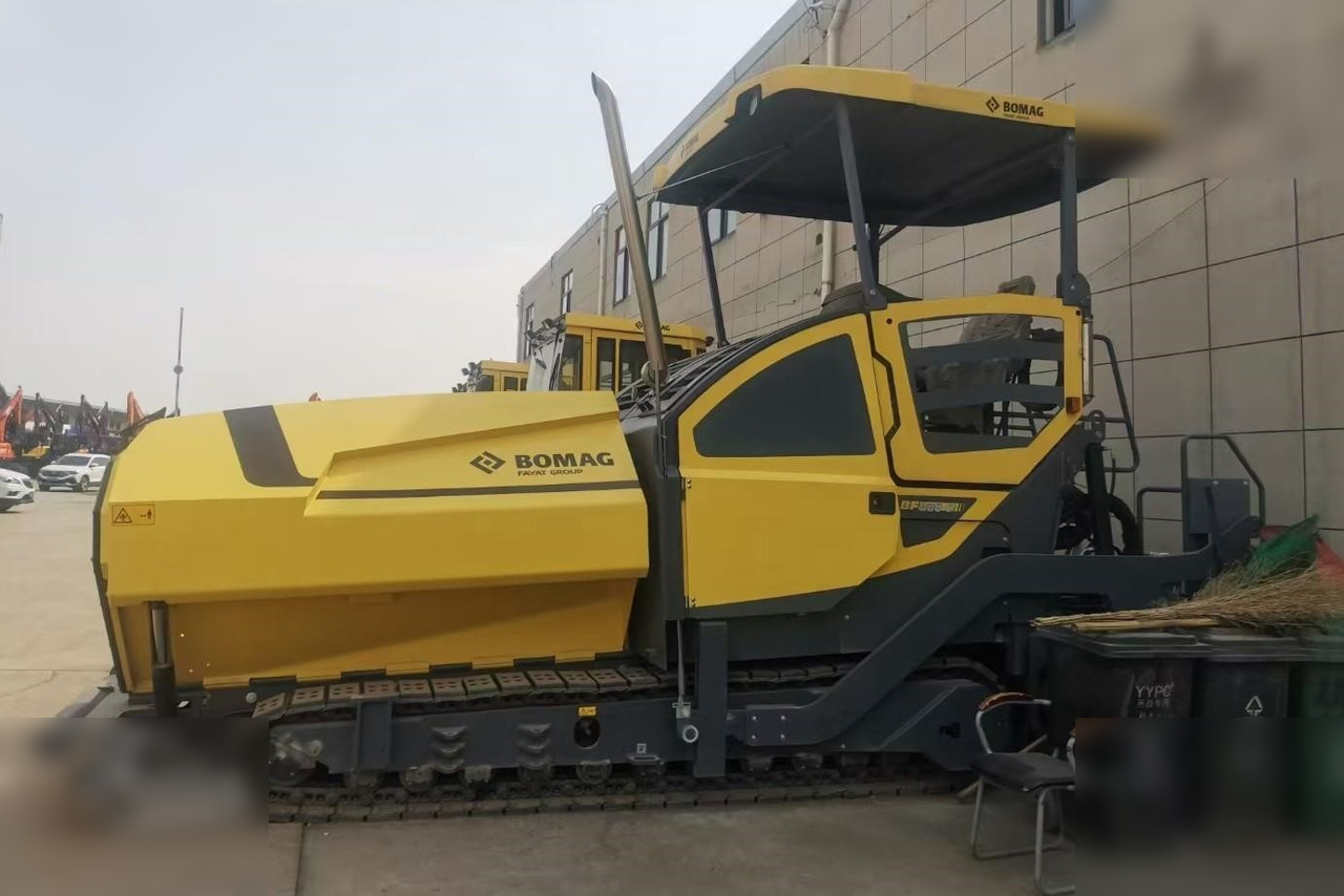 2021 BOMAG BF880C - Máy lát nhựa đường: hình 1 2021 BOMAG BF880C - Máy lát nhựa đường: hình 1