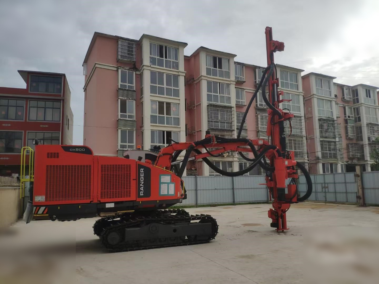 2023 SANDVIK DX800 - Giàn khoan: hình 2 2023 SANDVIK DX800 - Giàn khoan: hình 2