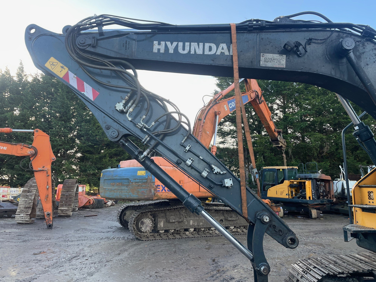 Hyundai HX145A CLR - Máy xúc bánh xích: hình 3 Hyundai HX145A CLR - Máy xúc bánh xích: hình 3