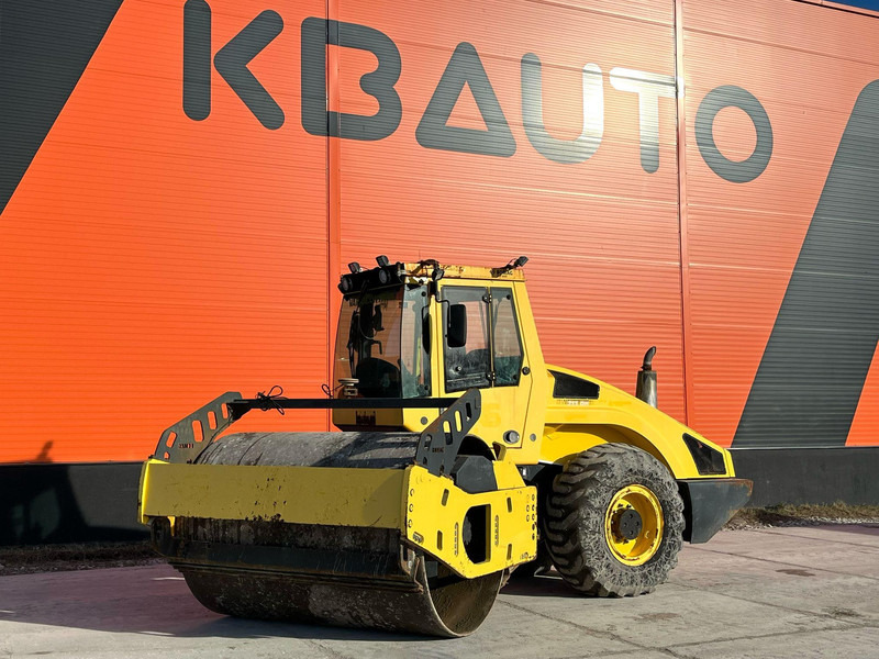 Bomag BW 213 DH - Máy lăn: hình 1 Bomag BW 213 DH - Máy lăn: hình 1