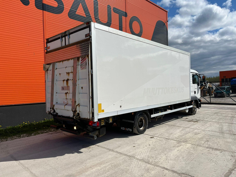 MAN TGL 12.240 4x2 BOX L=6812 mm - Xe tải hộp: hình 5 MAN TGL 12.240 4x2 BOX L=6812 mm - Xe tải hộp: hình 5