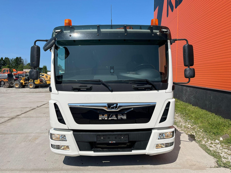 MAN TGL 8.190 4x2 EFFER 80.2/2S / PLATFORM L=5250 mm - Xe tải thùng lửng/ Phẳng, Xe cẩu tự hành: hình 3 MAN TGL 8.190 4x2 EFFER 80.2/2S / PLATFORM L=5250 mm - Xe tải thùng lửng/ Phẳng, Xe cẩu tự hành: hình 3