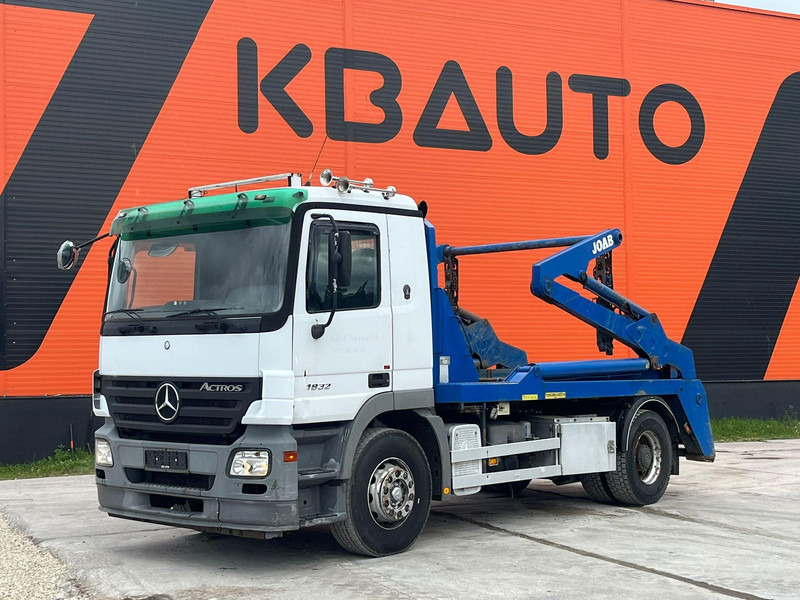 Mercedes-Benz Actros 1832 4x2 JOAB HL 14 U - Xe tải chở thùng nhỏ: hình 1 Mercedes-Benz Actros 1832 4x2 JOAB HL 14 U - Xe tải chở thùng nhỏ: hình 1