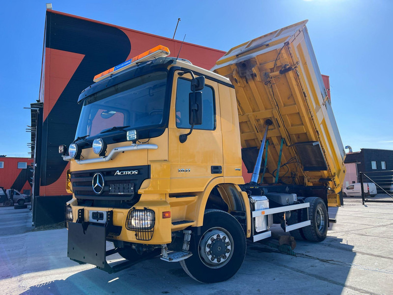 Mercedes-Benz Actros 1841 4x4 SNOW PLOW EQUIPMENT / UNDERBODY SCRAPER / BOX L=4495 mm - Xe ben: hình 2 Mercedes-Benz Actros 1841 4x4 SNOW PLOW EQUIPMENT / UNDERBODY SCRAPER / BOX L=4495 mm - Xe ben: hình 2