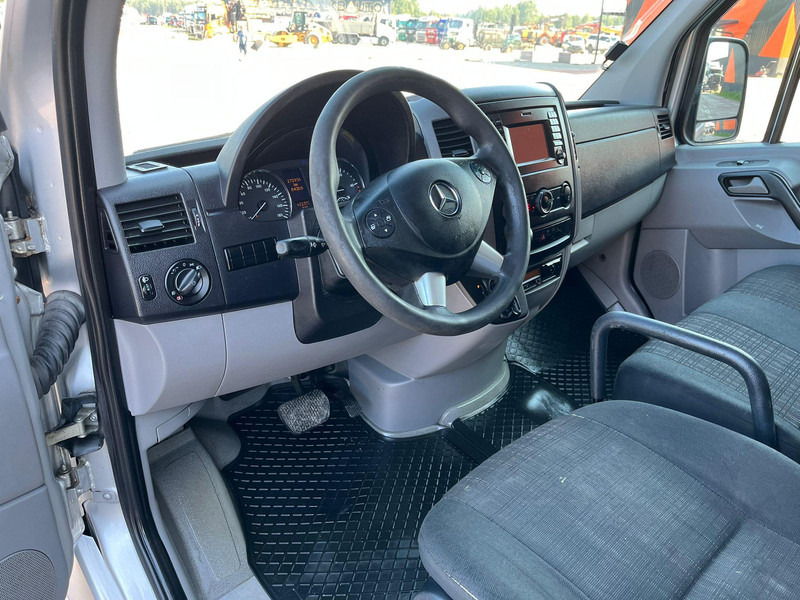 Xe van chở hàng Mercedes-Benz Sprinter 519 CDI: hình 15