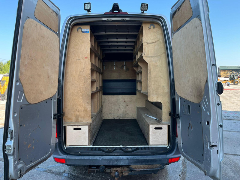 Xe van chở hàng Mercedes-Benz Sprinter 519 CDI: hình 10