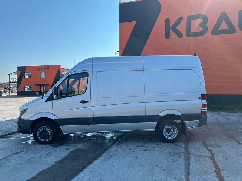Xe van chở hàng Mercedes-Benz Sprinter 519 CDI: hình 9
