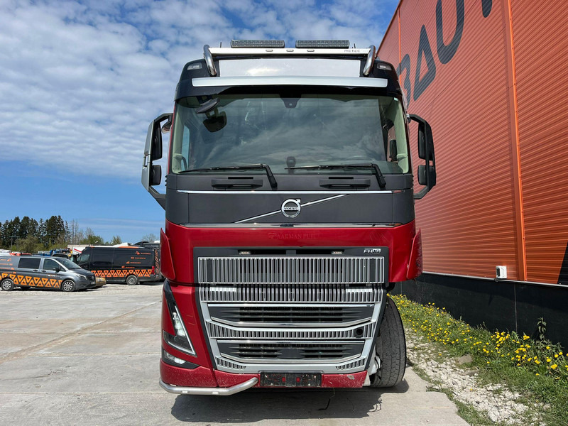 Volvo FH 16 750 8x4/4 DAMAGED ! - Xe chở gỗ, Xe cẩu tự hành: hình 3 Volvo FH 16 750 8x4/4 DAMAGED ! - Xe chở gỗ, Xe cẩu tự hành: hình 3