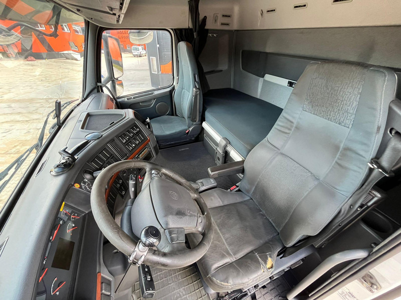 Xe tải hộp Volvo FH 400 6x2 BOX L=7400: hình 13