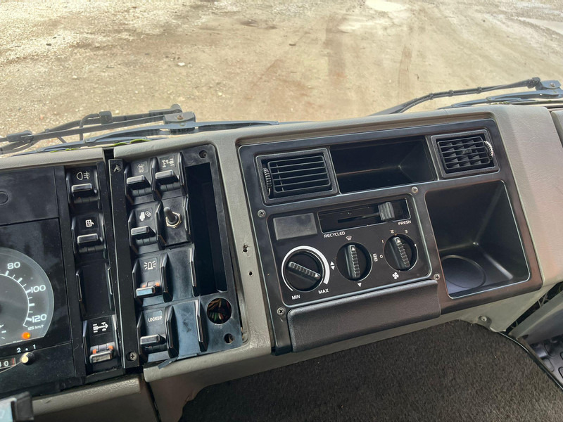 Xe tải thùng lửng/ Phẳng, Xe cẩu tự hành Volvo FL 608 4x2 PK 8200 / BOX L=4249 mm: hình 19