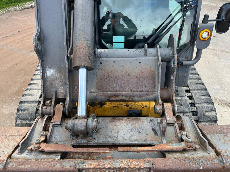 Máy xúc lật bánh xích Volvo MCT 125 C T4: hình 16
