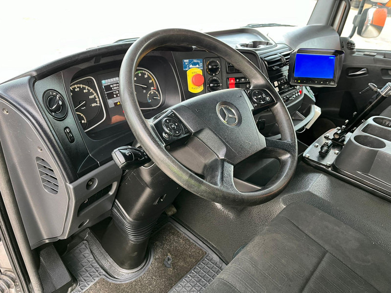 Interior photo 1: Xe tải, Xe cẩu tự hành Mercedes-Benz Atego 1530 4x4 WORKING HEIGHT 23 m / 4X4 / FULL STEEL