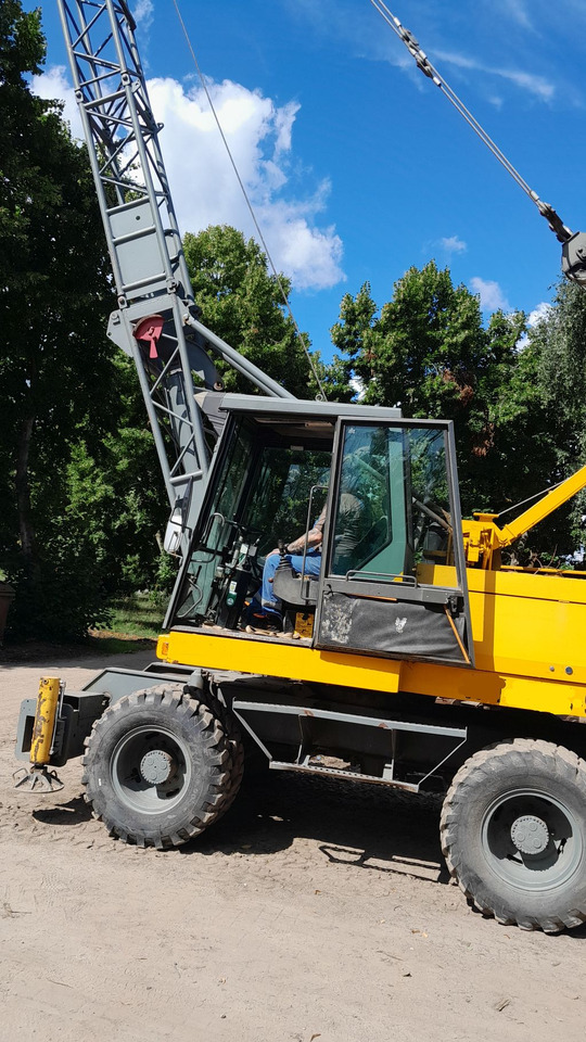 SENNEBOGEN S612M - Cẩu bánh lốp: hình 5 SENNEBOGEN S612M - Cẩu bánh lốp: hình 5