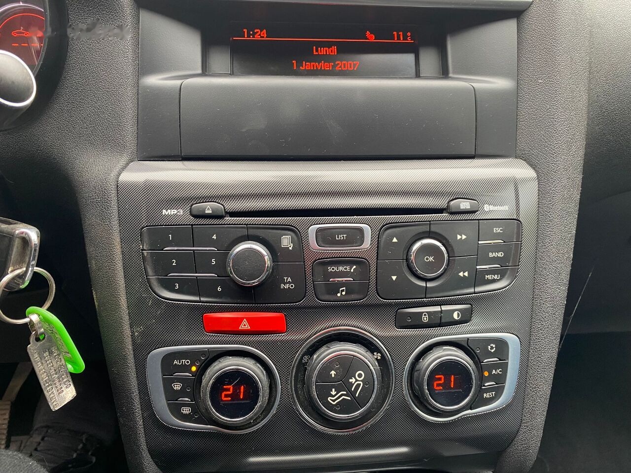 Hatchback Citroen C4: hình 13