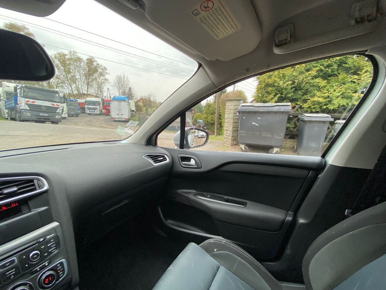 Hatchback Citroen C4: hình 17