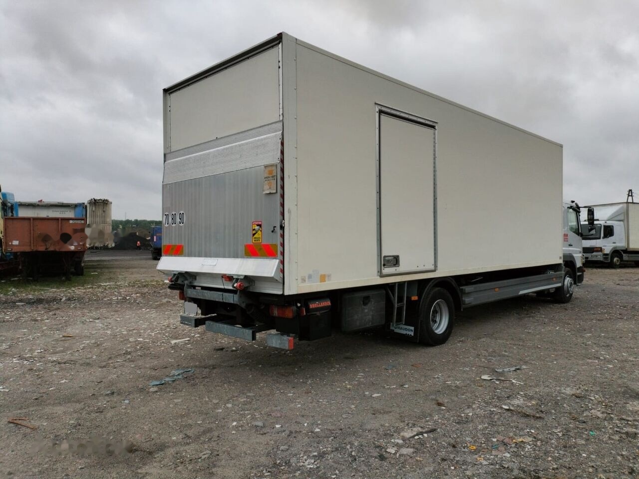 Xe tải đẳng nhiệt Mercedes-Benz ATEGO 1329: hình 7